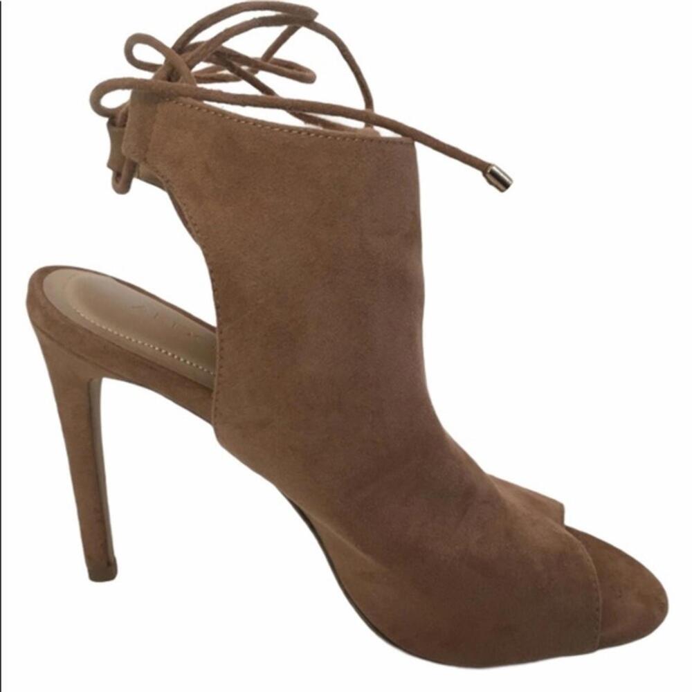 ALDO peep toe suede heel. 4.5” heel. Sz 7.5
